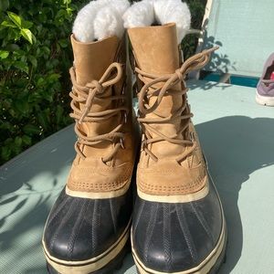 Sorel women’s Caribou snow boots